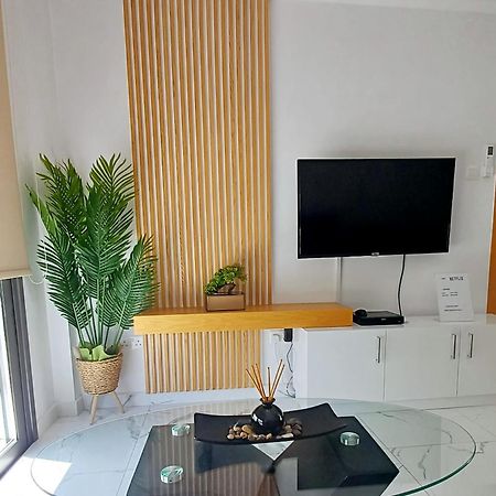 Sea Side Appartment In Kato Paphos Exteriör bild