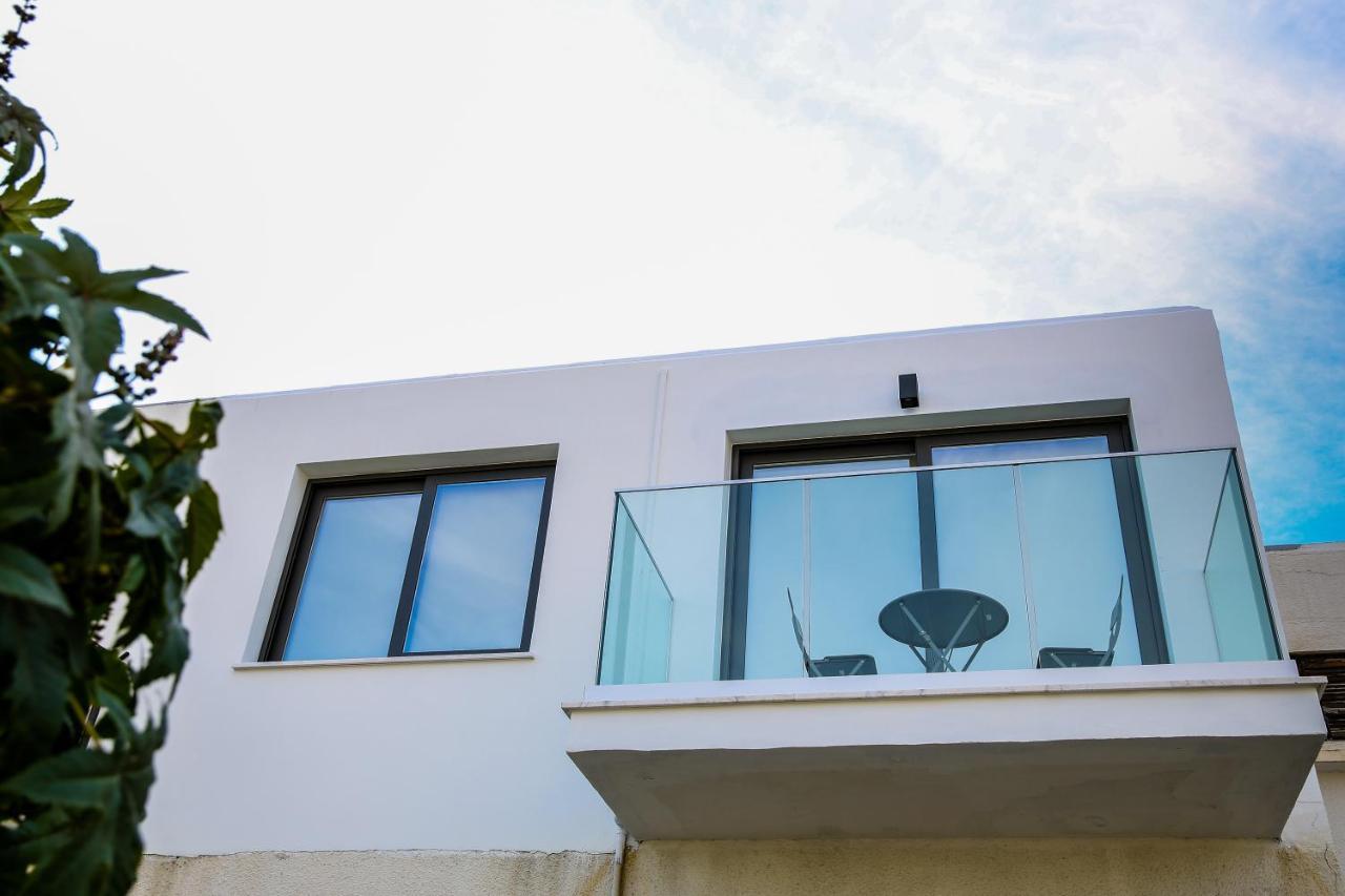 Sea Side Appartment In Kato Paphos Exteriör bild