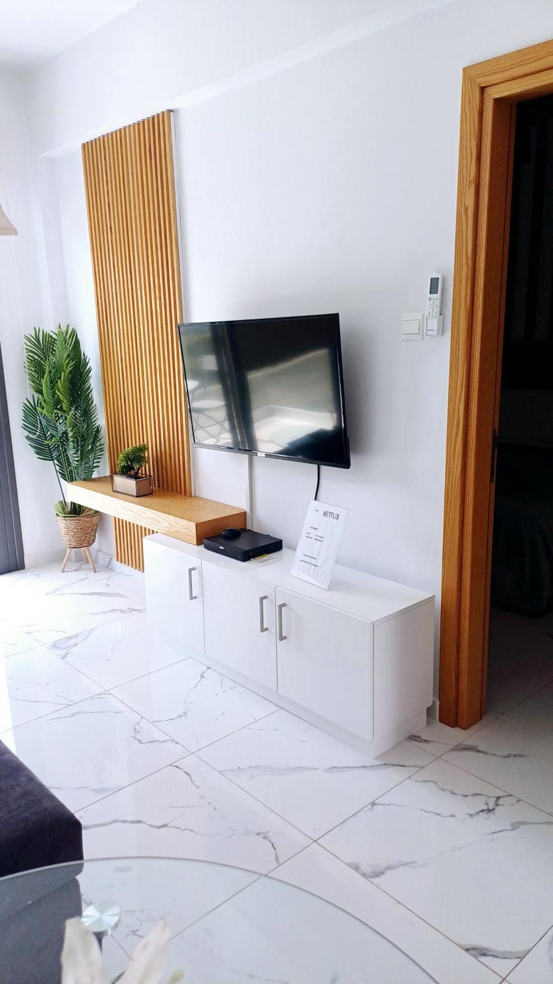 Sea Side Appartment In Kato Paphos Exteriör bild